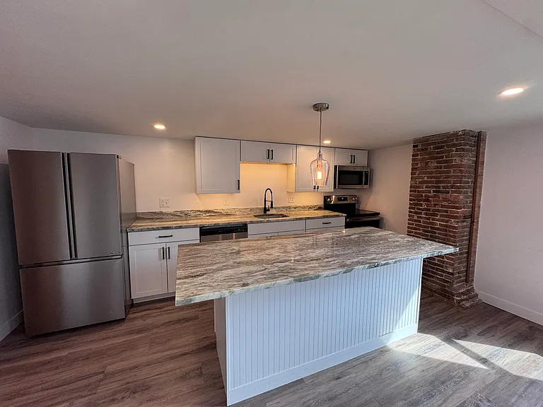 84 Main St #5 — Photo 4