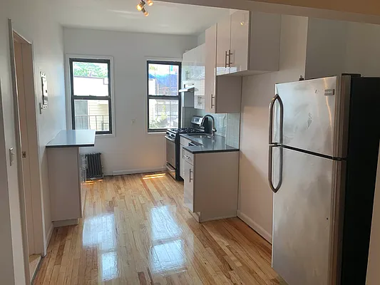 Rented by Flatiron Real Estate Advisors LLC | media 4