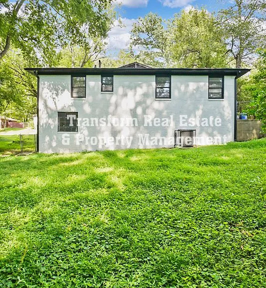 252 Westwood Dr — Photo 9