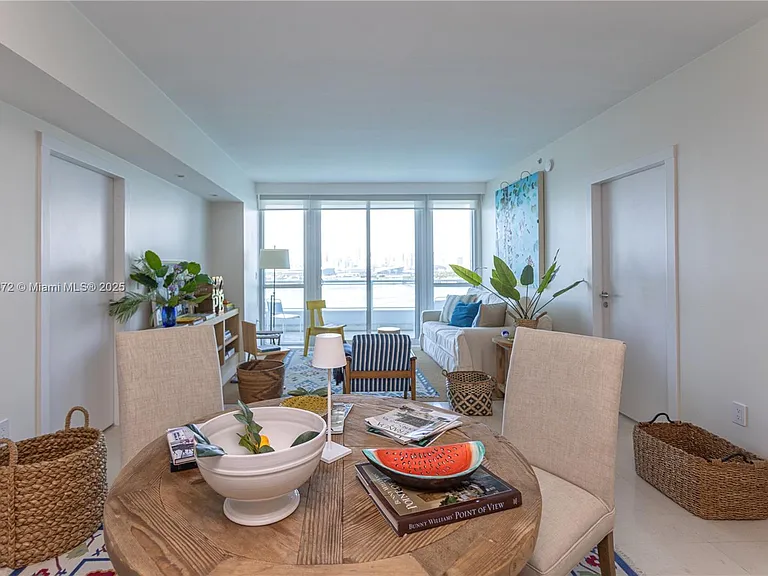520 West Ave #1102 — Photo 51