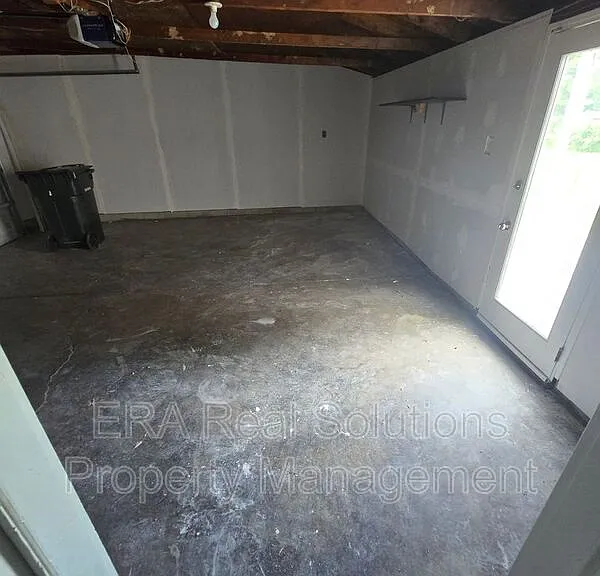 2564 Maybury Rd — Photo 15
