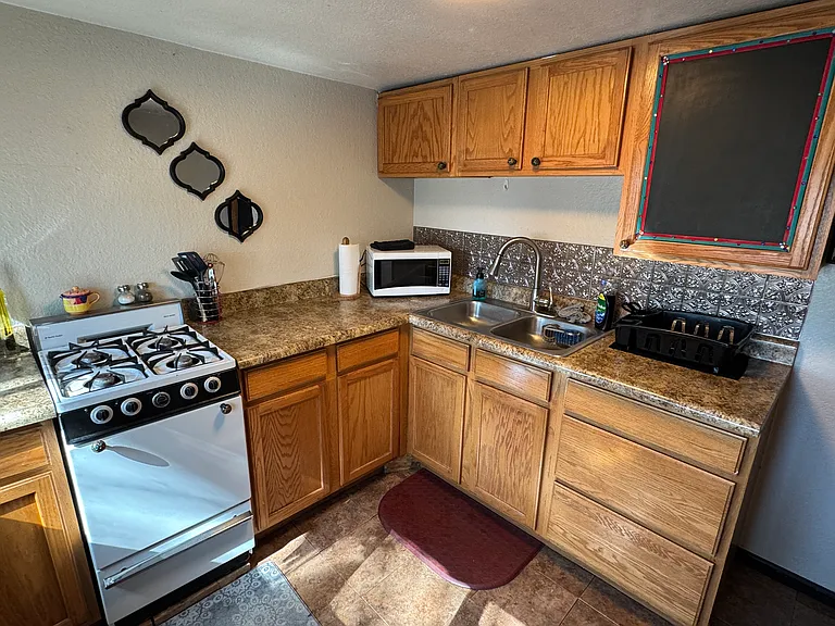 118 E Brookside St — Photo 2