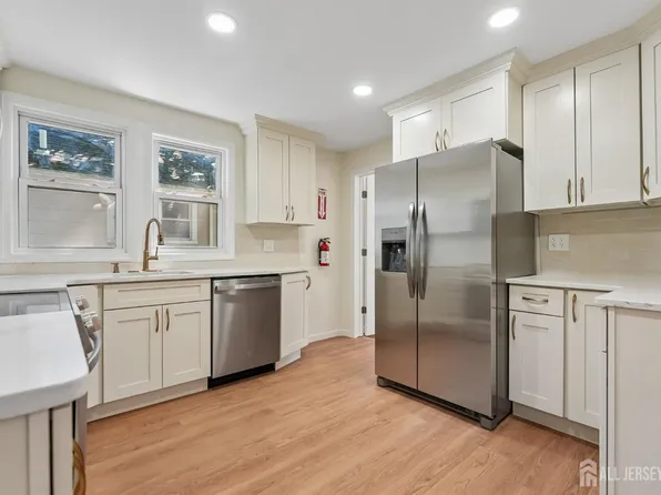 806 Benner St, Highland Park, NJ 08904