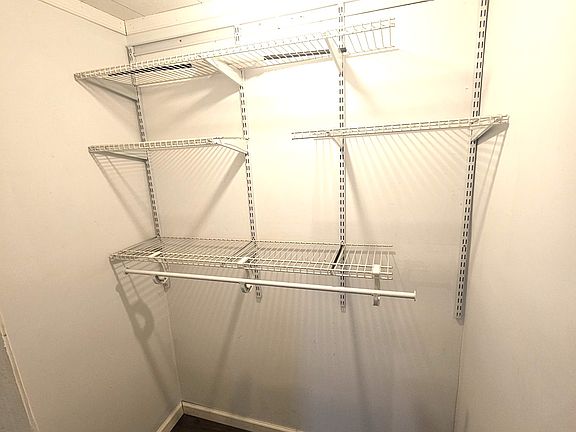 3rd image of 860 Main St #3