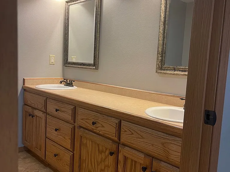 705-707 E Watermill Cir — Photo 8