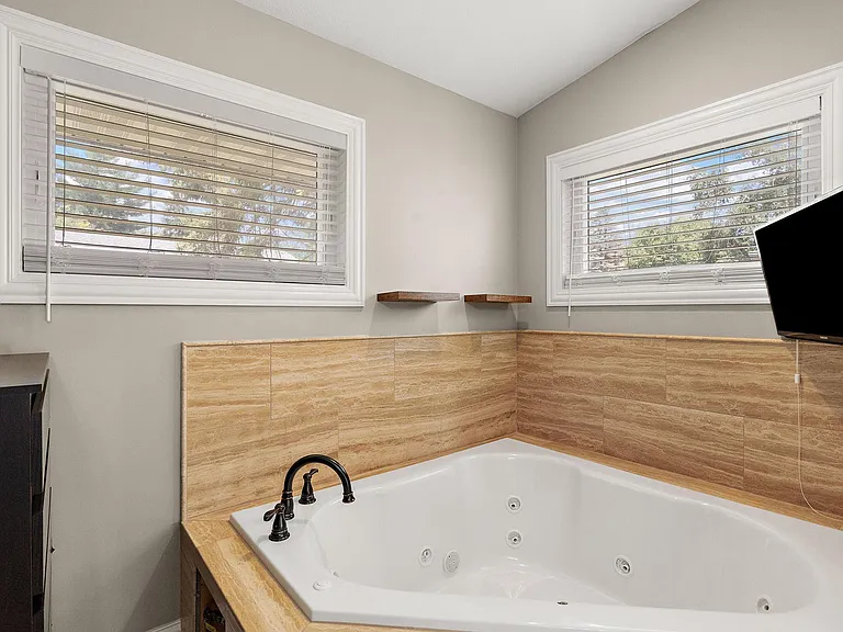 118 Lakeside Dr — Photo 23