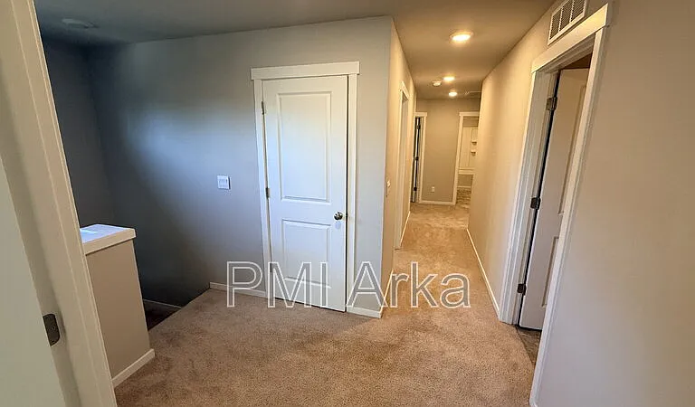 10823 32nd St NE — Photo 7
