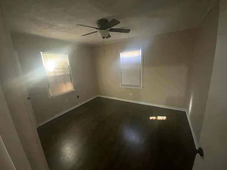 1863 Burnham Ave — Photo 5