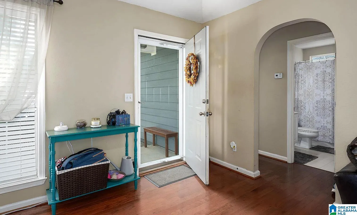 3 bed, 2.0 bath, 1148 sqft, $1,600 — Photo 3