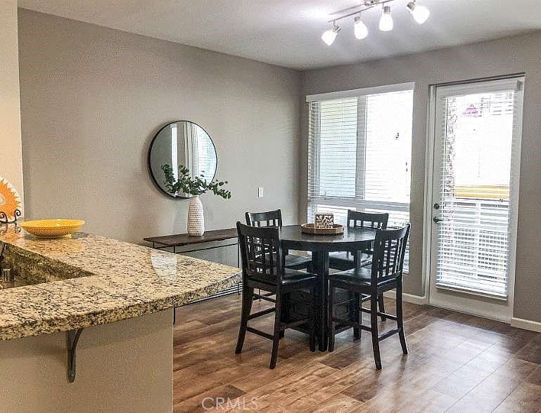 21301 Erwin St Woodland Hills, CA, 91367 Apartments for Rent Zillow