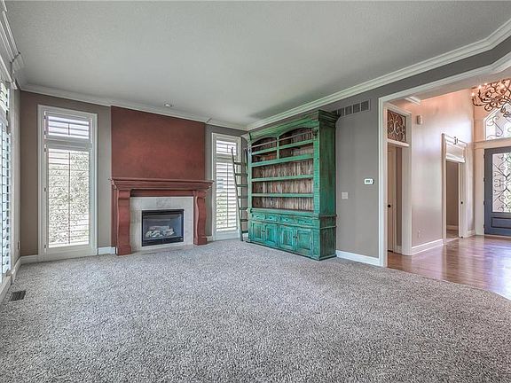 5th image of 6021 W 142nd St