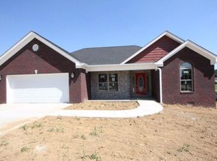 1204 Augusta Dr, Lawrenceburg, KY 40342