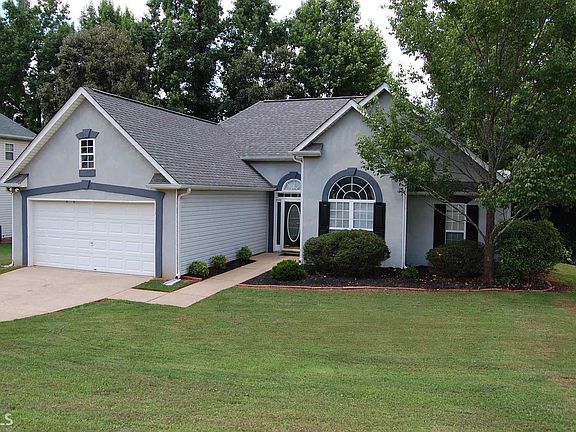 2nd image of 613 Waterford Ln