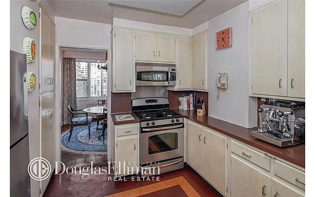 Sold by Douglas Elliman | media 14