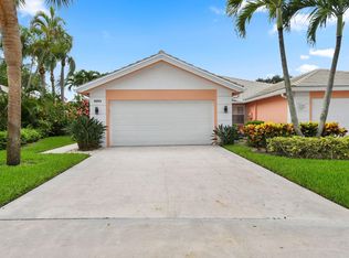 4253 Royal Oak Dr, Palm Beach Gardens, FL 33410