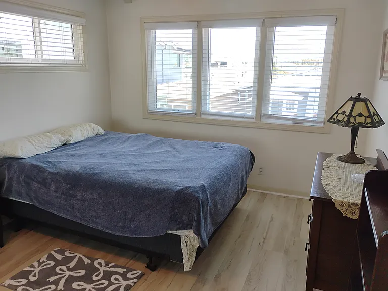 1806 W Oceanfront #B — Photo 8