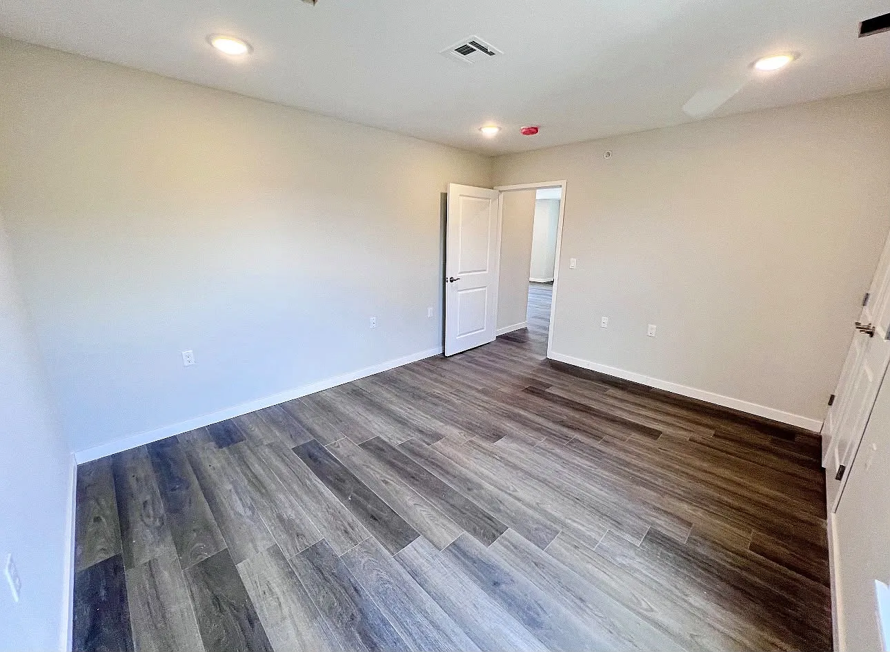 2 bed, $2,045 — Photo 4