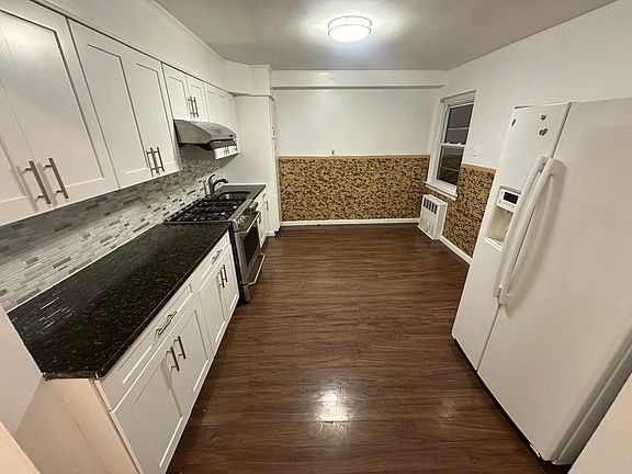 2nd image of 21619 64th Ave #1AYARD