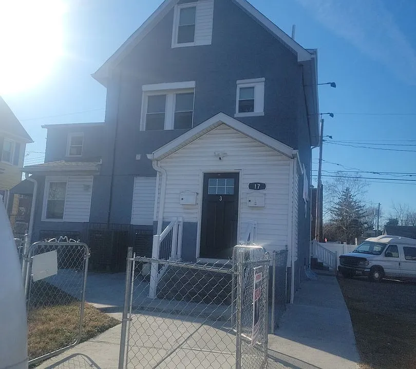 17 W Talbott St