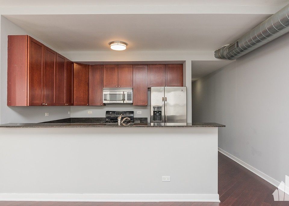 1st image of 3550 W Montrose Ave Unit 303