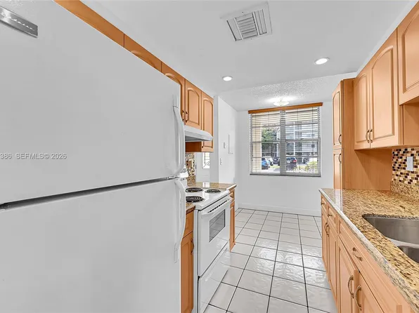 4850 NW 29th Ct APT 125, Lauderdale Lakes, FL 33313