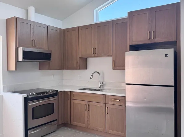 5809 E Barbanell St #A, Long Beach, CA 90815