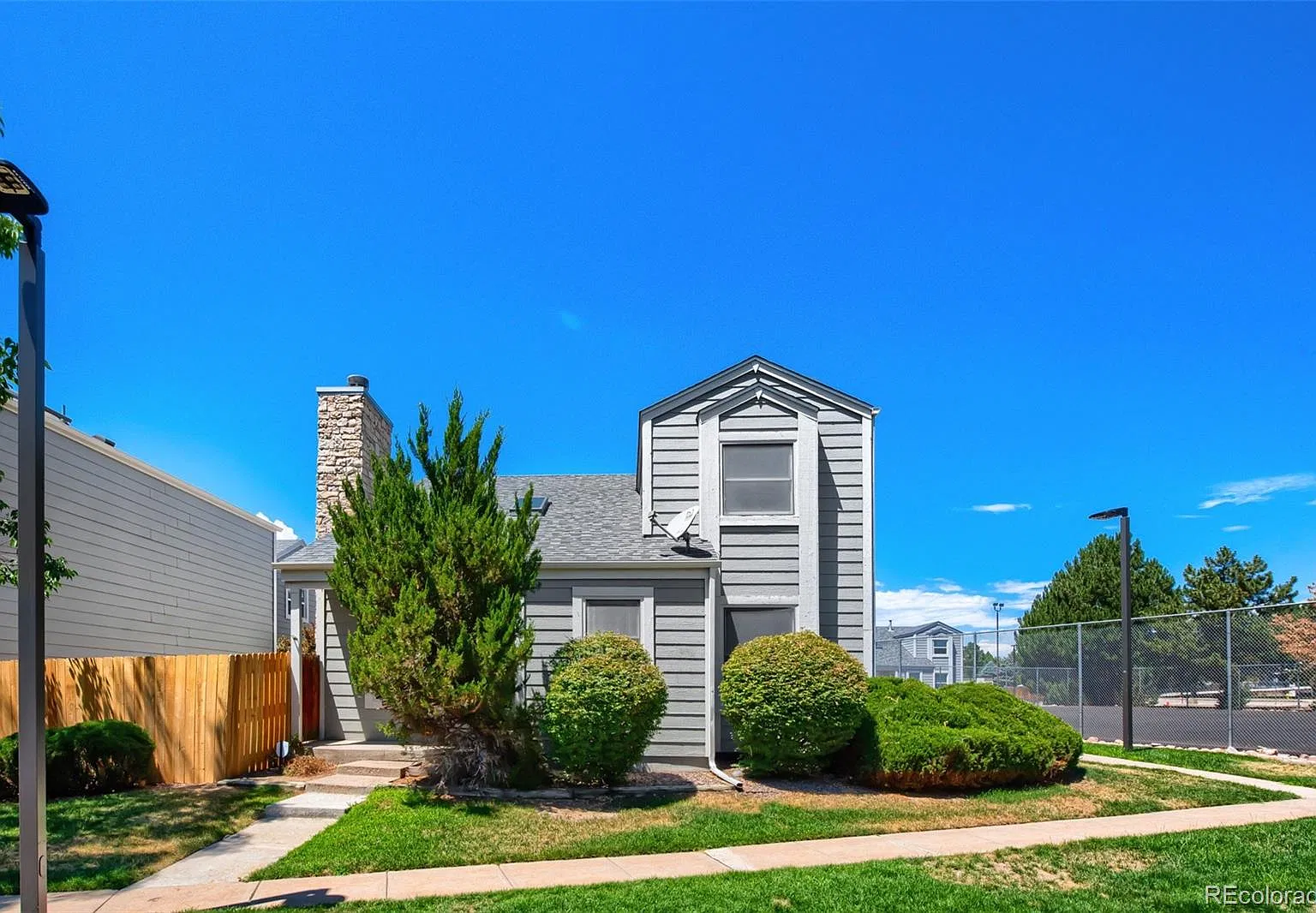 4 bed, 3.5 bath, 2427 sqft, $2,950 — Photo 1