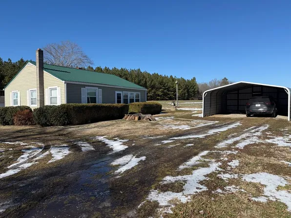 217 Straightstone Rd, Gretna, VA 24557