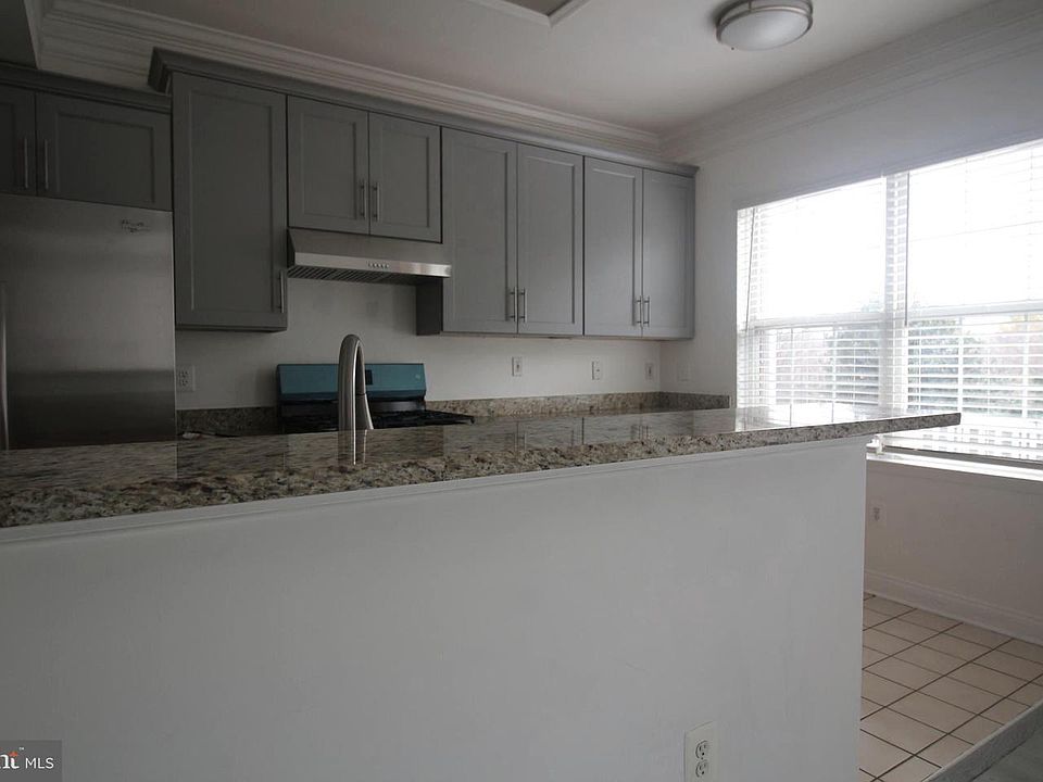 1st image of 104 Elmcroft Blvd