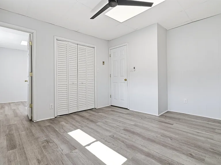 80 E 24th St — Photo 10