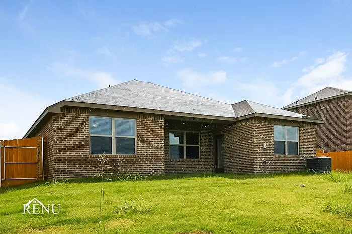 3 bed, 2.0 bath, 1552 sqft, $2,315 — Photo 3