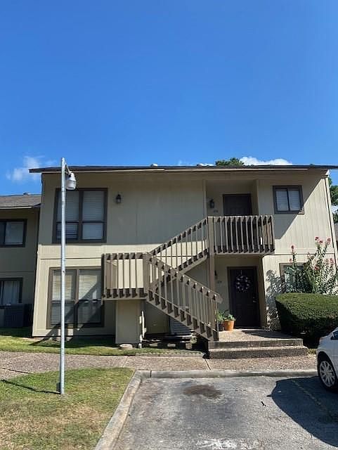 1st image of 15919 Golf Club Dr APT 204