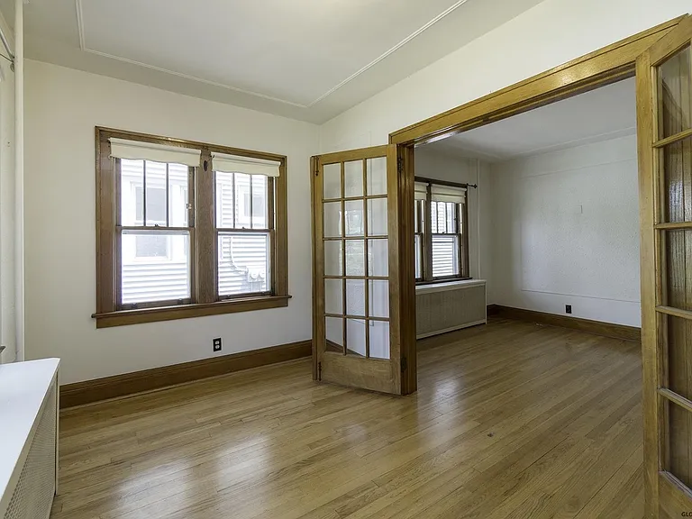 110 Hollywood Ave #1 — Photo 14