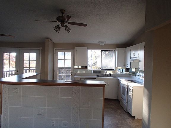 4th image of 5511 N Greenwood Blvd