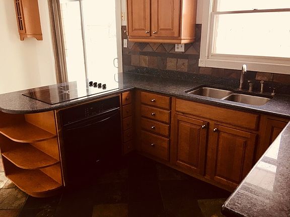5th image of 16673 Beacon Ln