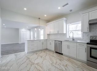 489 Grooms Rd #C, Clifton Park, NY 12065
