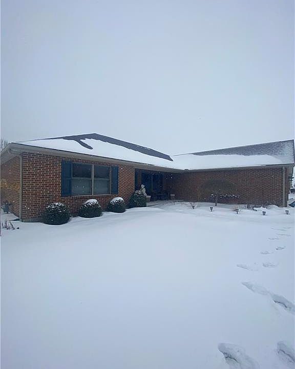 1st image of 18 Edgewood Dr