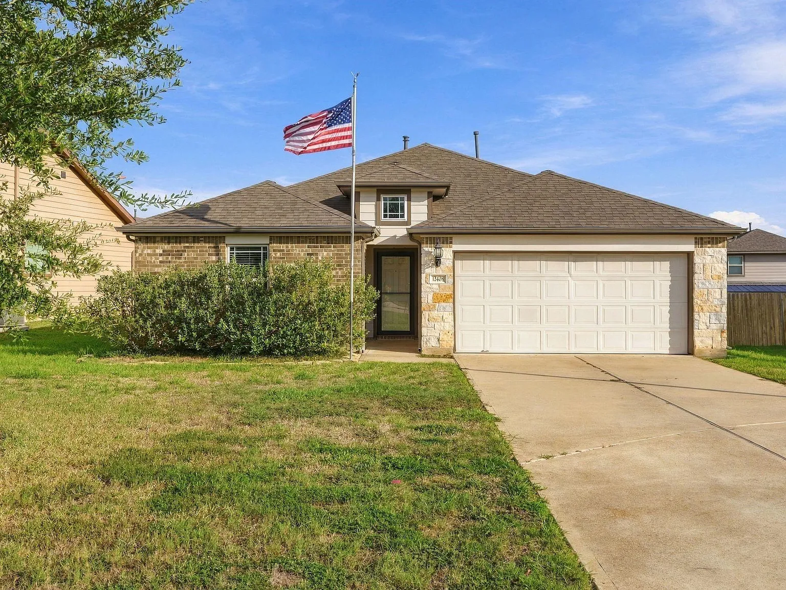 3 bed, 4.0 bath, 1606 sqft, $2,000 — Photo 1