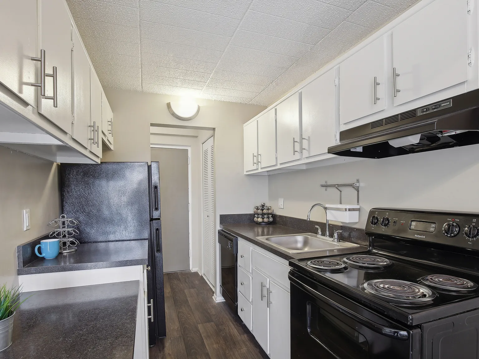 Sky Gate Apartments — Photo 2