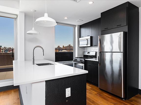 3rd image of 340 E 117th St APT 6A