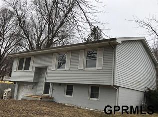 9529 Tomahawk Blvd, Omaha, NE 68134