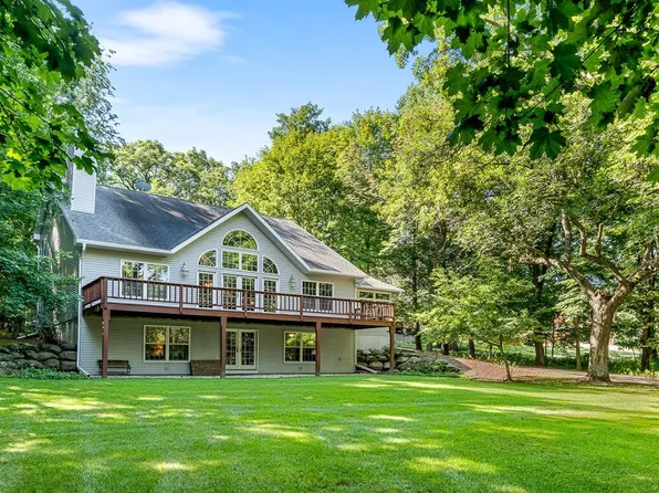 W1247 Spring Grove Rd, Ripon, WI 54971
