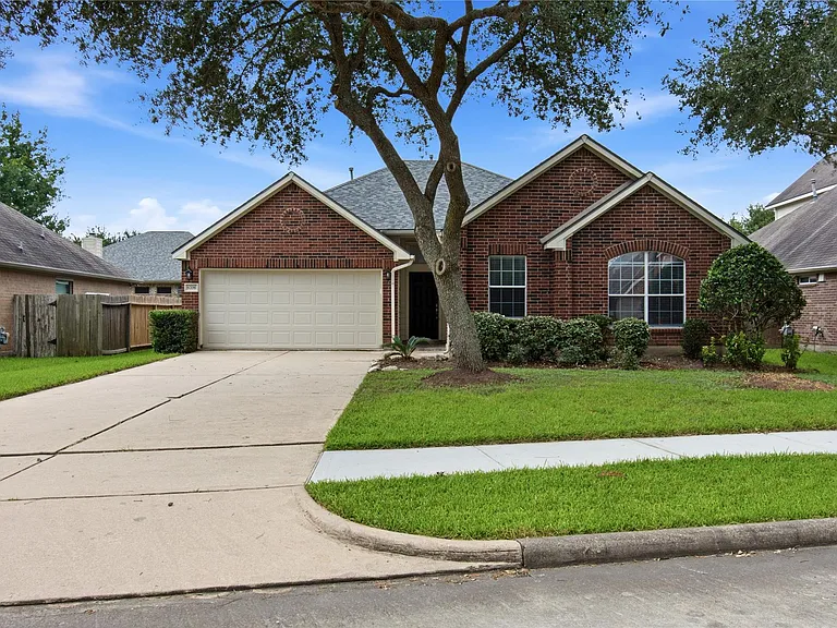 6706 Paigetree Ln — Photo 2