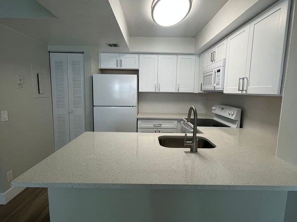 752 Executive Center Dr #24-11-24