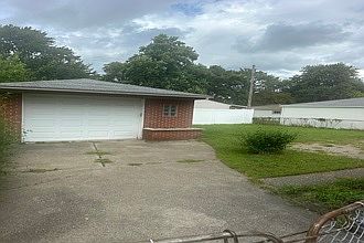 4th image of 1383 Fontaine Ave