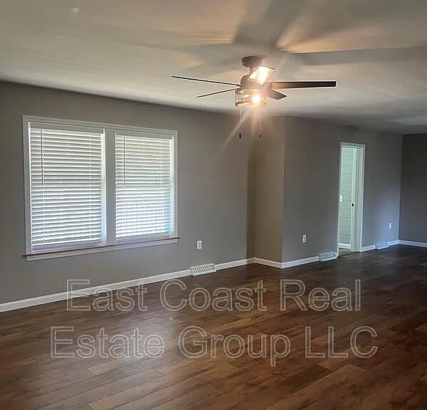 18061 Crampton Ln — Photo 3