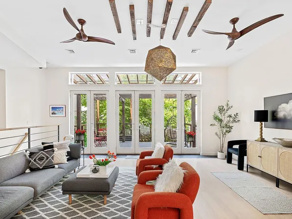 65 Jackson St Unit Ths, Brooklyn, NY 11211