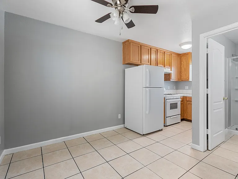 125 S 6th St #11 — Photo 5