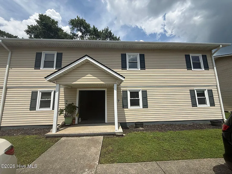 2310 Indian Dr #9 — Photo 1