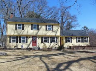 81 Paucatuck Rd, West Springfield, MA 01089